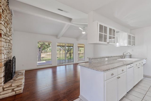 142 Lakeshore DR, Horseshoe Bay, TX 78657