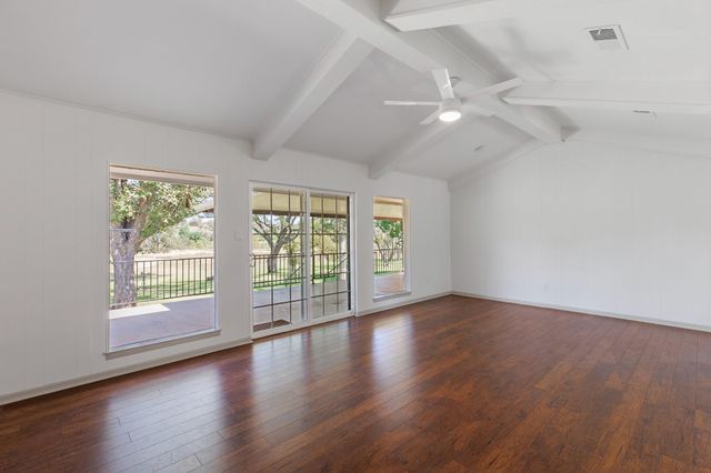 142 Lakeshore DR, Horseshoe Bay, TX 78657