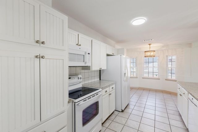 142 Lakeshore DR, Horseshoe Bay, TX 78657