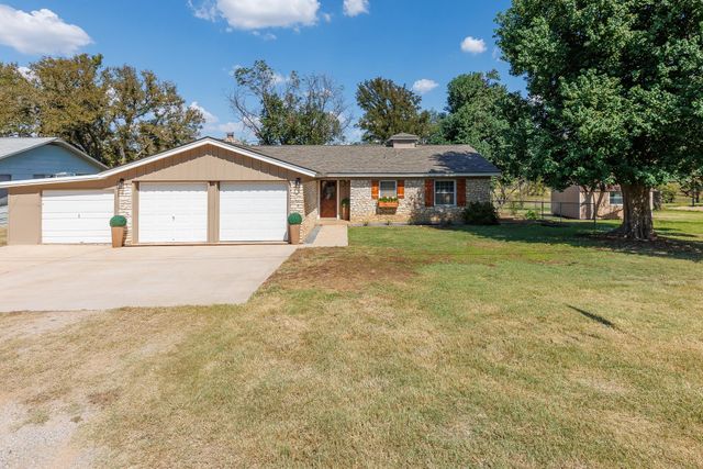 142 Lakeshore DR, Horseshoe Bay, TX 78657