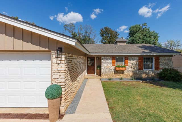 142 Lakeshore DR, Horseshoe Bay, TX 78657