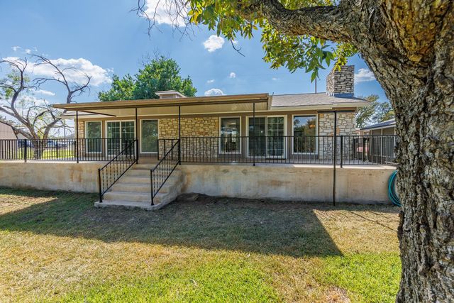 142 Lakeshore DR, Horseshoe Bay, TX 78657