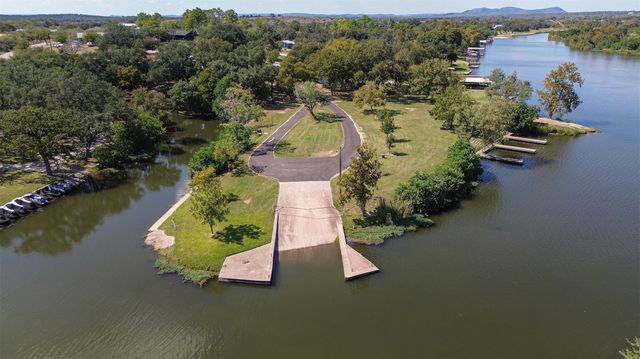 142 Lakeshore DR, Horseshoe Bay, TX 78657