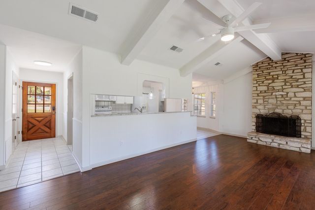 142 Lakeshore DR, Horseshoe Bay, TX 78657