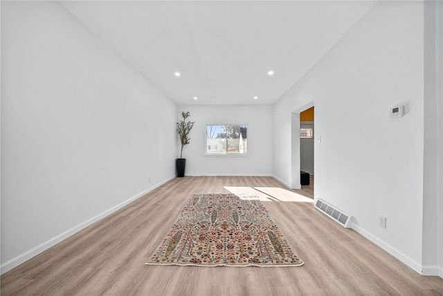 127 E Woodford Ave, Carrick, PA 15210