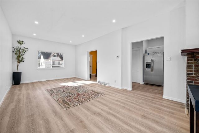 127 E Woodford Ave, Carrick, PA 15210