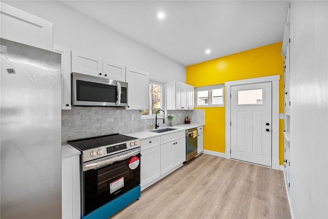 127 E Woodford Ave, Carrick, PA 15210