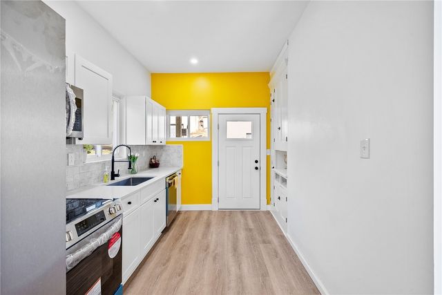 127 E Woodford Ave, Carrick, PA 15210