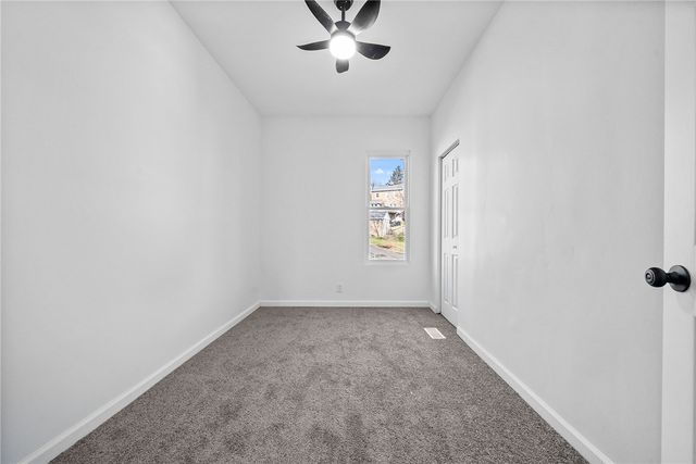 127 E Woodford Ave, Carrick, PA 15210