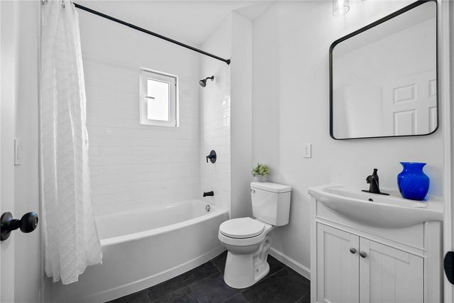 127 E Woodford Ave, Carrick, PA 15210