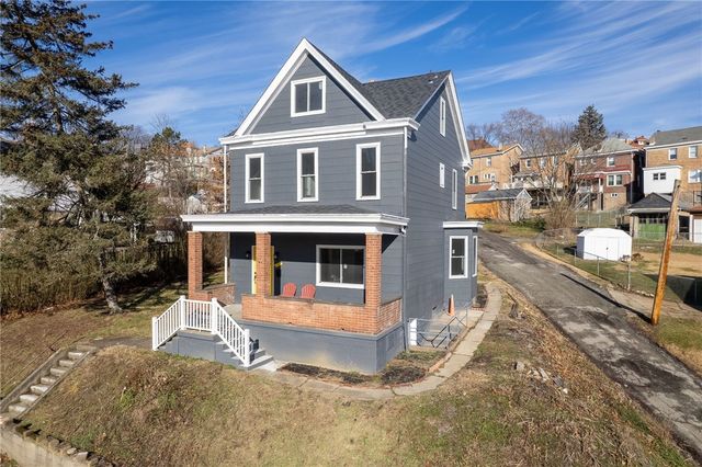 127 E Woodford Ave, Carrick, PA 15210