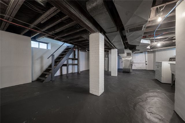 127 E Woodford Ave, Carrick, PA 15210