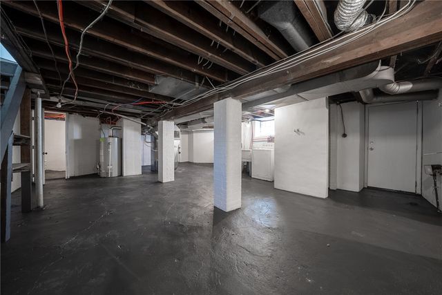 127 E Woodford Ave, Carrick, PA 15210