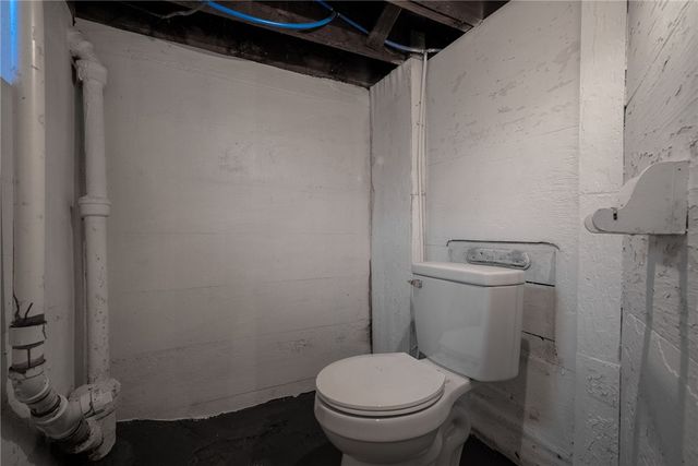 127 E Woodford Ave, Carrick, PA 15210