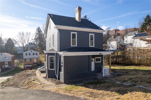 127 E Woodford Ave, Carrick, PA 15210