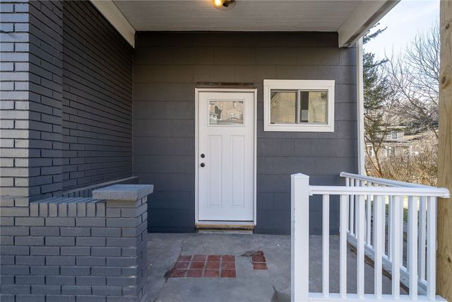 127 E Woodford Ave, Carrick, PA 15210