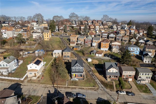 127 E Woodford Ave, Carrick, PA 15210