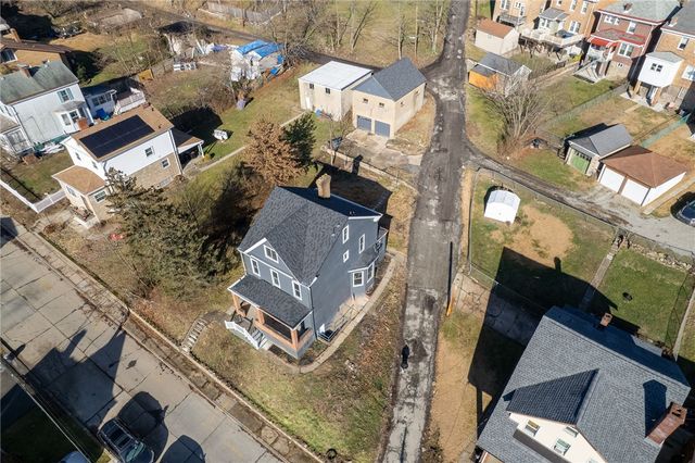 127 E Woodford Ave, Carrick, PA 15210