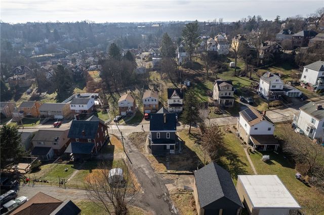 127 E Woodford Ave, Carrick, PA 15210