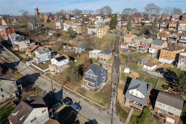 127 E Woodford Ave, Carrick, PA 15210