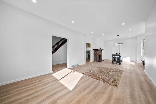 127 E Woodford Ave, Carrick, PA 15210