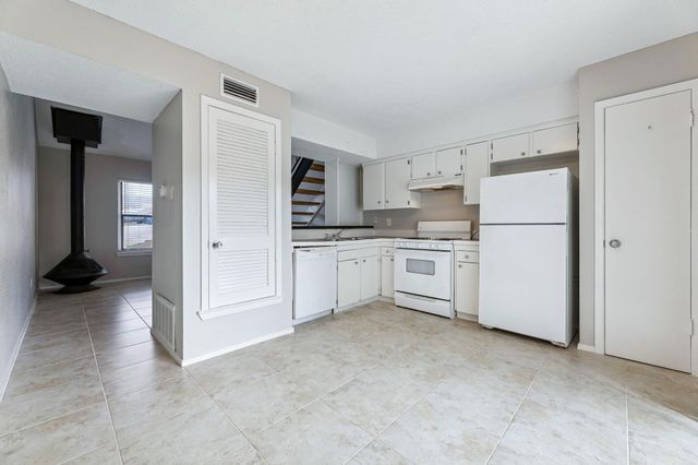 3468 Willowrun DR B, Austin, TX 78704