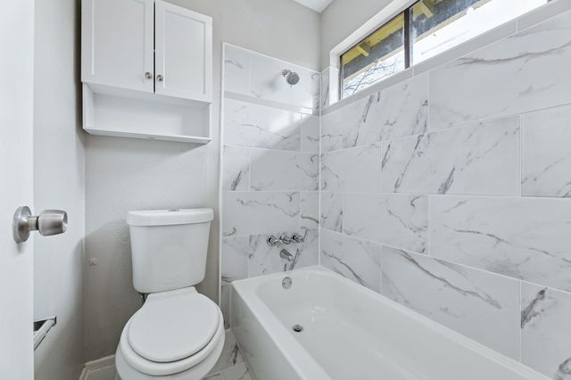 3468 Willowrun DR B, Austin, TX 78704