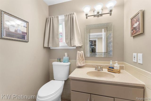 2838 Elmwood Street, Port Huron, MI 48060