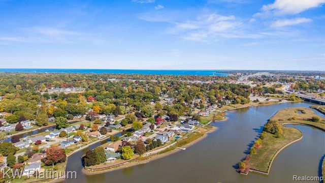 2838 Elmwood Street, Port Huron, MI 48060