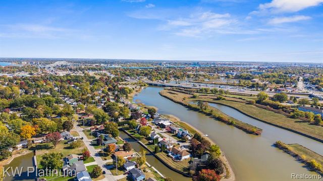 2838 Elmwood Street, Port Huron, MI 48060