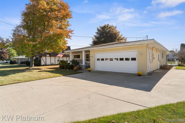 2838 Elmwood Street, Port Huron, MI 48060