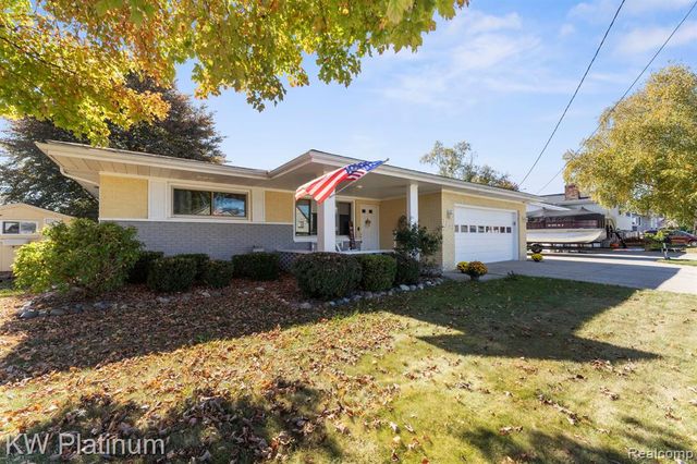 2838 Elmwood Street, Port Huron, MI 48060