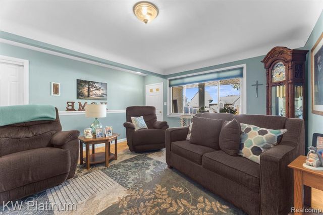 2838 Elmwood Street, Port Huron, MI 48060