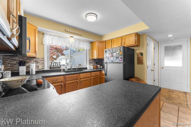 2838 Elmwood Street, Port Huron, MI 48060