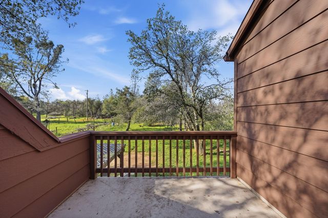 16533 Blue Horse Road, Anderson, CA 96007