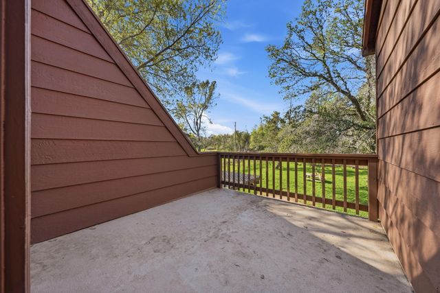 16533 Blue Horse Road, Anderson, CA 96007