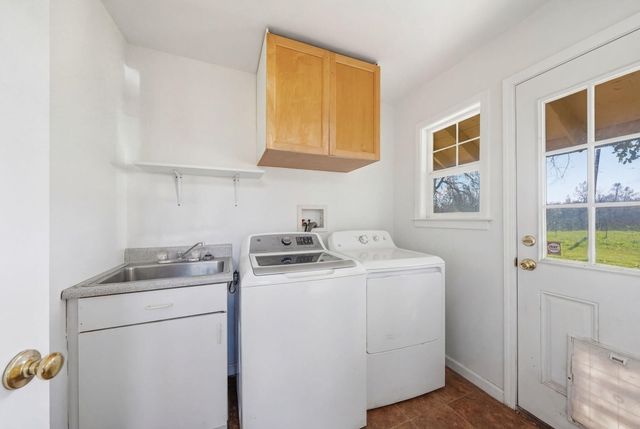 16533 Blue Horse Road, Anderson, CA 96007