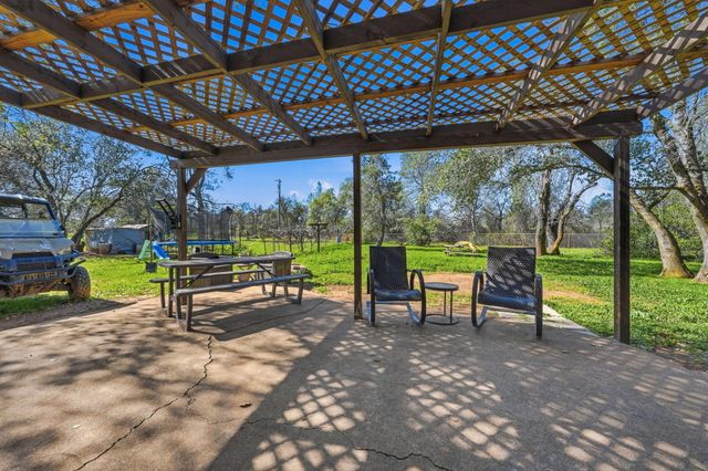 16533 Blue Horse Road, Anderson, CA 96007