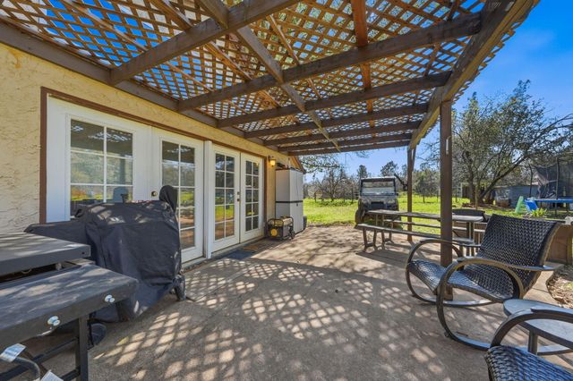 16533 Blue Horse Road, Anderson, CA 96007