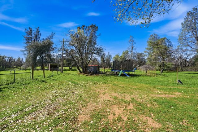 16533 Blue Horse Road, Anderson, CA 96007