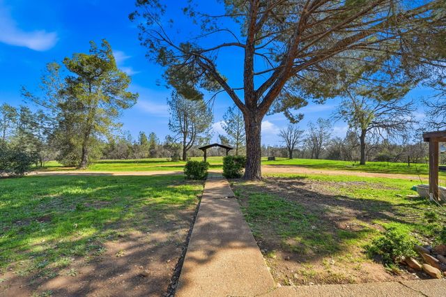 16533 Blue Horse Road, Anderson, CA 96007