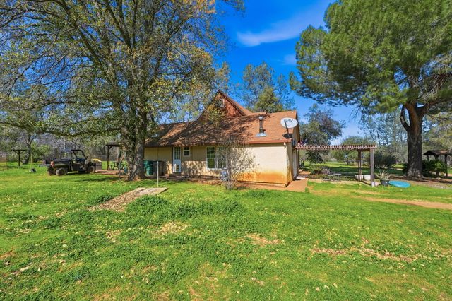 16533 Blue Horse Road, Anderson, CA 96007