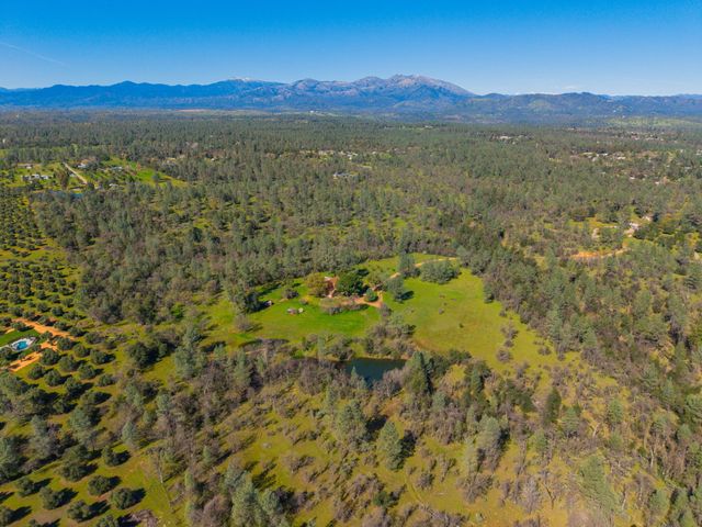 16533 Blue Horse Road, Anderson, CA 96007