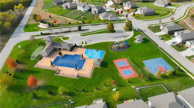 20916 W 190th Place, Spring Hill, KS 66083