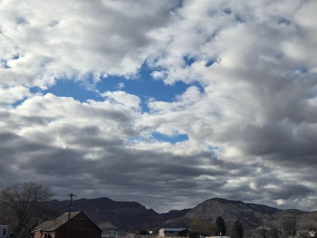 1598 N NORTH STATE ST, Sigurd, UT 84657