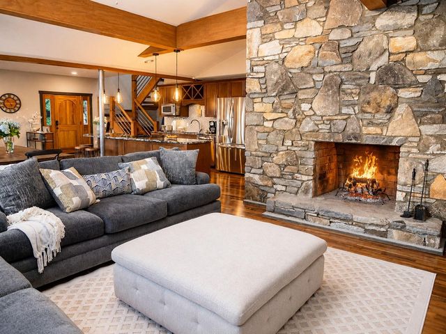 425 FLAT TOP MOUNTAIN ROAD, Fairview, NC 28730