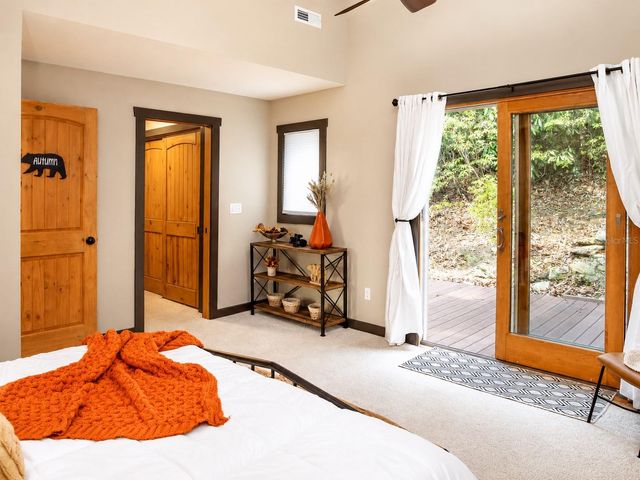 425 FLAT TOP MOUNTAIN ROAD, Fairview, NC 28730