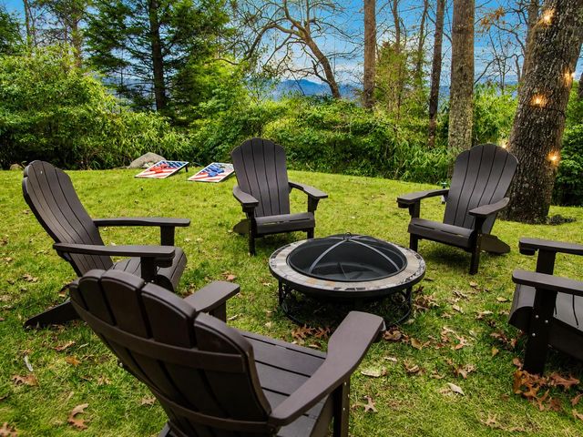 425 FLAT TOP MOUNTAIN ROAD, Fairview, NC 28730
