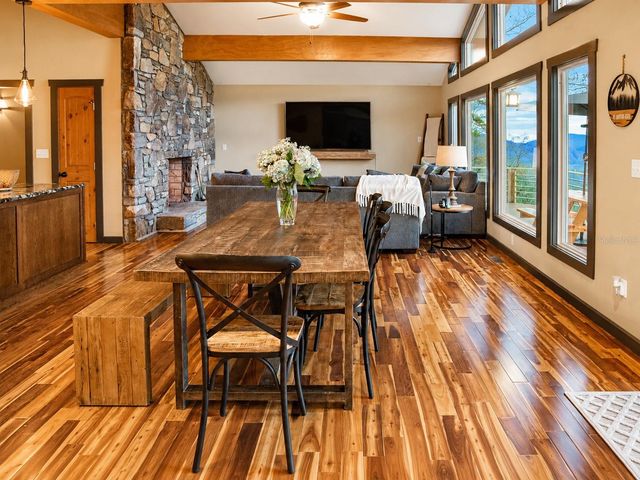 425 FLAT TOP MOUNTAIN ROAD, Fairview, NC 28730
