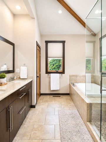 425 FLAT TOP MOUNTAIN ROAD, Fairview, NC 28730